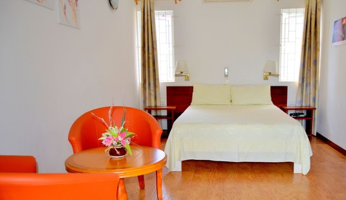 2 Connecting Double Rooms  (2 studios & 2 bathrooms)