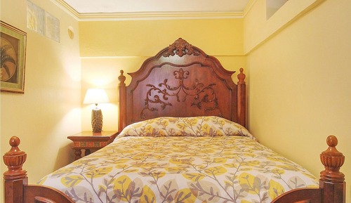 Room, 2 Bedrooms, No View (Lower Semi-Basement)