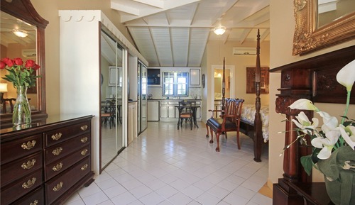 Studio, 1 King Bed, Garden Area