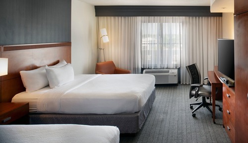 Room, 2 Queen Beds (Mobility/Hearing Accessible, Tub)