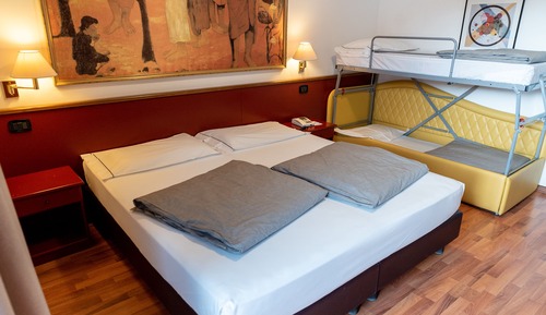 Family Quadruple Room (2 Adults + 2 Children)