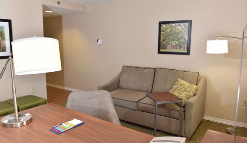1 King Studio Sofabed No Smkg