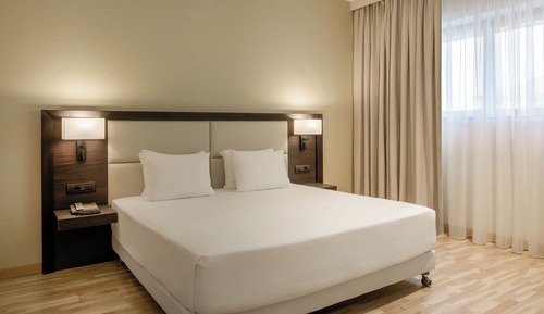 Junior Suite, 1 King Bed, Non Smoking