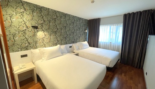 Standard Apartment, Multiple Beds, Ensuite, City View