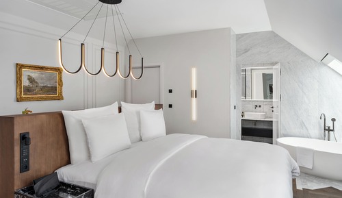 Luxury Suite