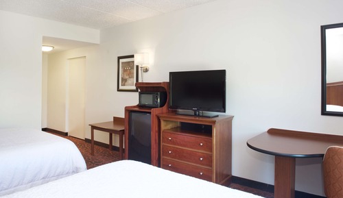 Room, 2 Queen Beds, Accessible, Bathtub (Mobility)