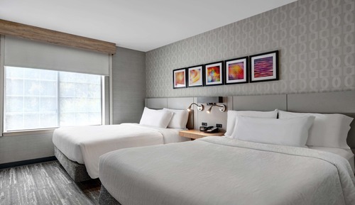 Suite, 2 Queen Beds, Accessible
