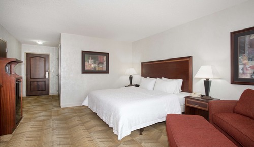 Suite, 1 King Bed, Accessible, Non Smoking