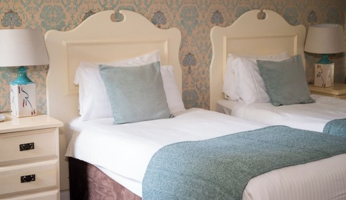 Twin Room, Ensuite (Courtyard)