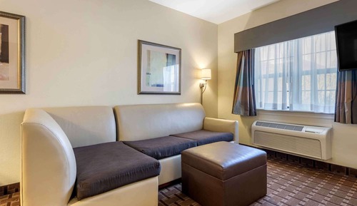 Deluxe Studio, 2 Double Beds, Non Smoking, Refrigerator & Microwave