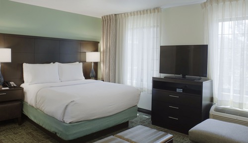Suite, 1 Bedroom, Kitchen (1 Qn, Comm, Roll In Shwr)