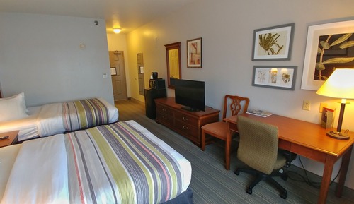 Room, 2 Queen Beds, Accessible, Non Smoking (Roll-in Shower)