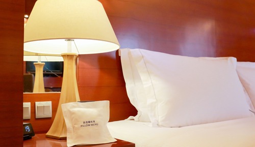 TWIN HILTON DELUXE PLUS