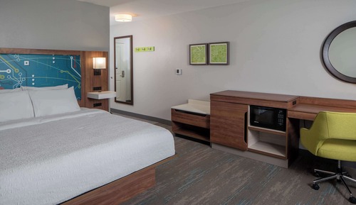 Studio, One King Bed, Non-Smoking (Suite)