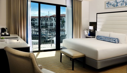 Superior Room, 1 King Bed, Marina View