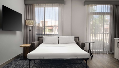 Suite, 1 King Bed, Non Smoking (Conference)