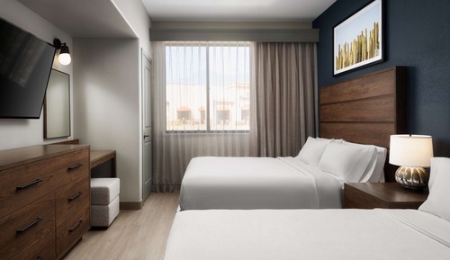 Two Queens Suite