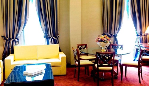 Deluxe Suite