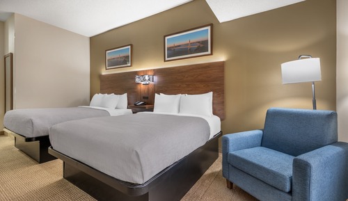 2 Queen Beds (Mobility Accessible, Walk-in Shower, Non Smoking)