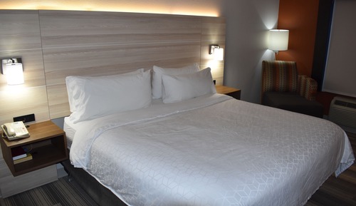 Standard Room, 1 King Bed
