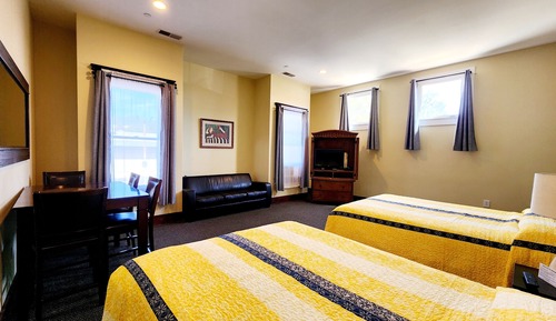 Suite, 2 Queen Beds