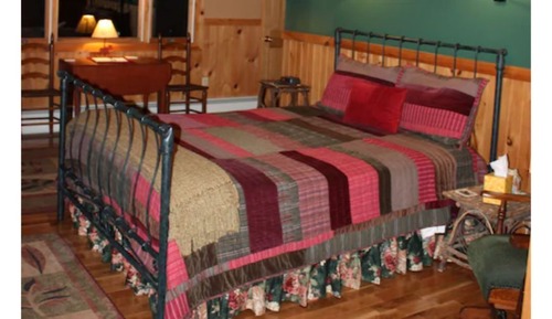 Deluxe Single Room, 1 Queen Bed, Ensuite, Lake View ( Moose Room)