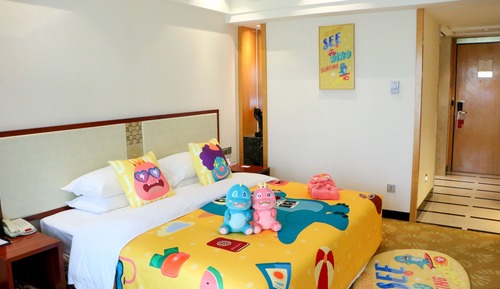 Family Room, 1 King Bed, Non Smoking