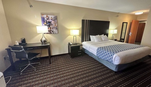 Suite, 1 King Bed, Non Smoking, Jetted Tub