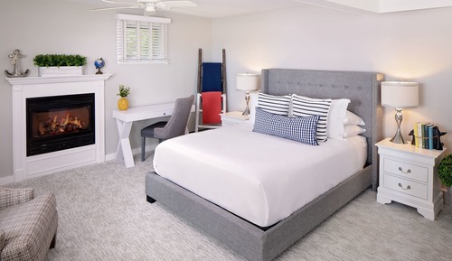Deluxe Room, 1 King Bed (09 Race Rock Suite)