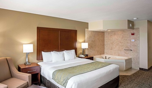 Suite, 1 King Bed, Accessible, Non Smoking