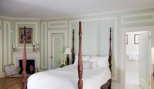 Room (Queen room)