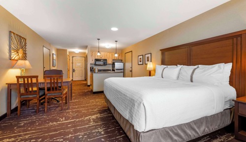 Standard Room, 1 King Bed, Accessible, Balcony (with Sofabed)