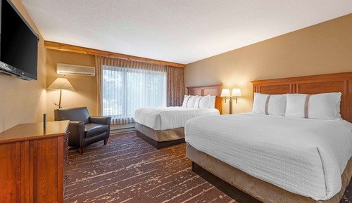 Standard Room, 2 Queen Beds, Balcony, Lakeside