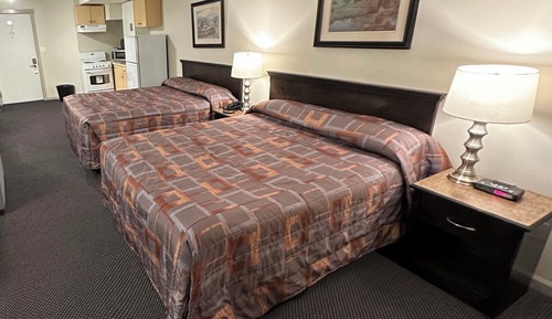 Family Suite, 2 Queen Beds with Sofa Bed, Kitchen