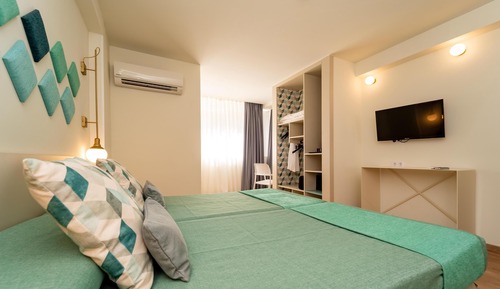 Twin Room, Balcony