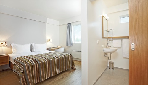 Standard Double Room, 1 Queen Bed