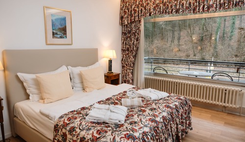 Romantic Room (Forest View)
