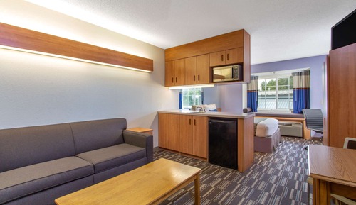 Suite, 1 Queen Bed