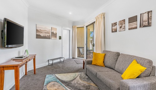 Two-Bedroom Queen and Queen Apartment
