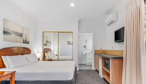 Studio Queen Room
