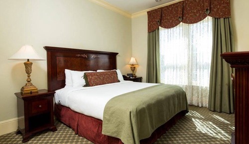 Standard Room, 1 King Bed