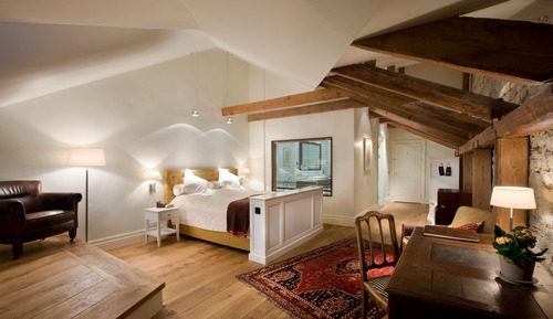Superior Double in the Manor House 