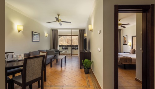 Familiar Estándar 2 adultos y 2 niños