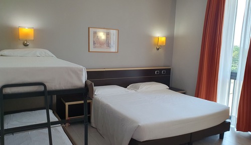 Deluxe Quadruple Room