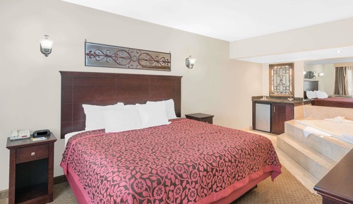 Suite, 1 King Bed, Non Smoking (One-Bedroom)