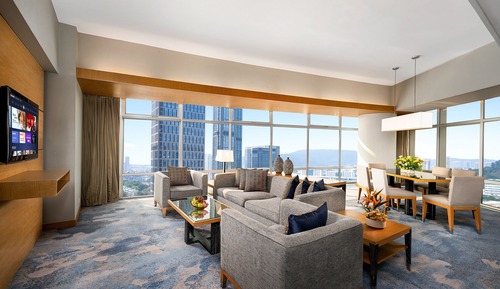 Deluxe Suite