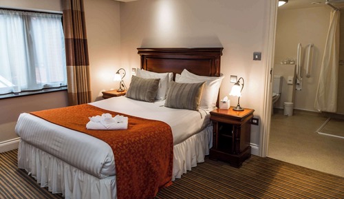 Executive Room, 1 King Bed, Accessible, Non Smoking (Walk-in Shower)