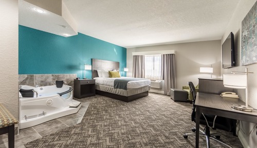 Standard Suite, 1 King Bed, Non Smoking, Jetted Tub