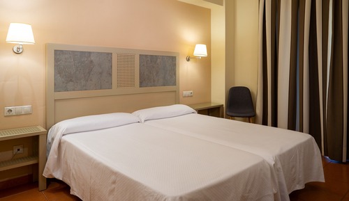 Classic Room, Balcony (2 Adults)