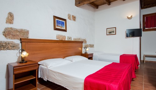 Classic Triple Room, Multiple Beds